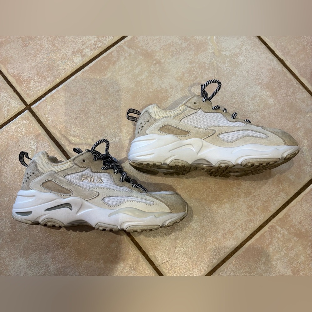 Fila Ray Tracer Beige & White Athletic Running Shoes Sneakers Size 6.5 - Picture 5 of 13